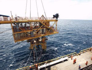 deck_installation_thumb2_topup